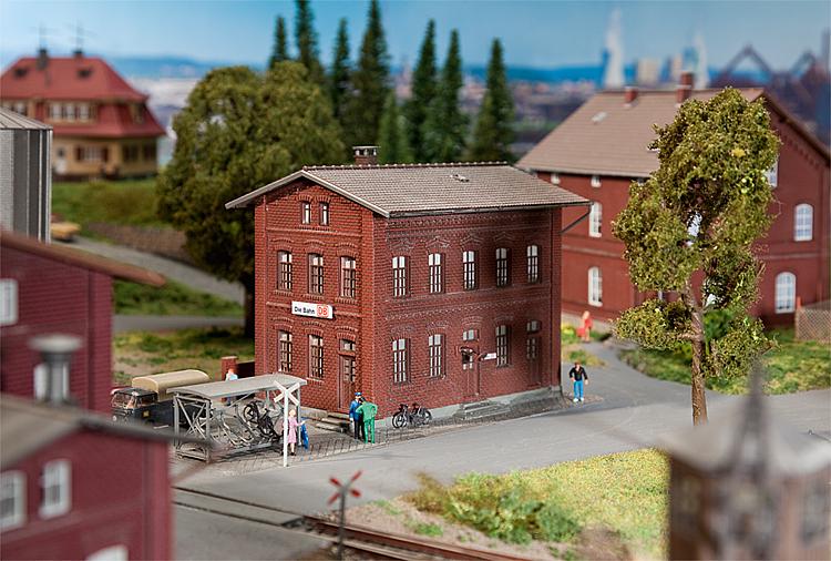 H0-DB-Verwaltungsgebäude (Lasercut)