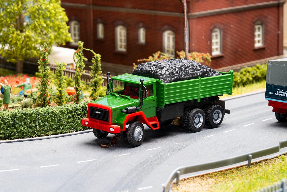 Iveco Hauber Kipp-LKW (HERPA)