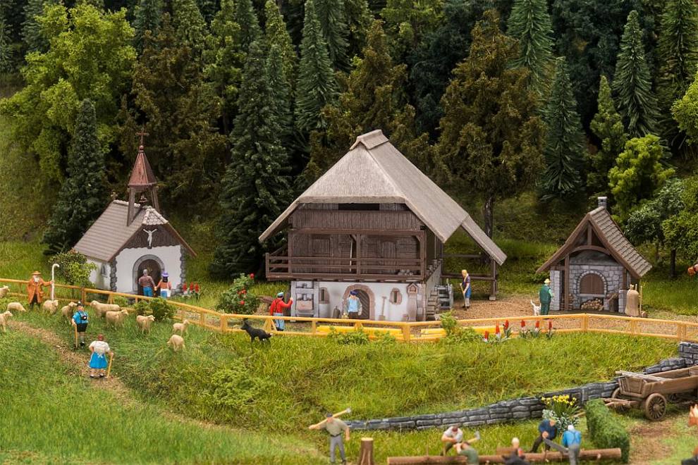 Speicher, Hofkapelle und Backhaus
