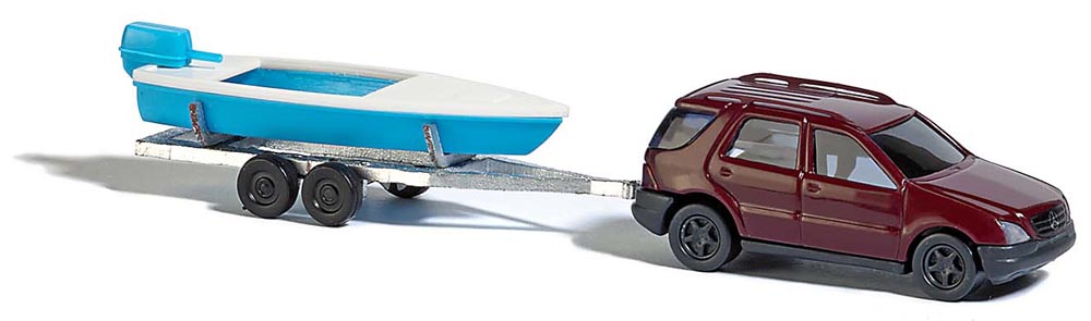 N-Mercedes M-Klasse mit Boot