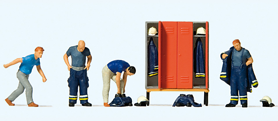 Feuerwehrmänner in moderner Kleidung