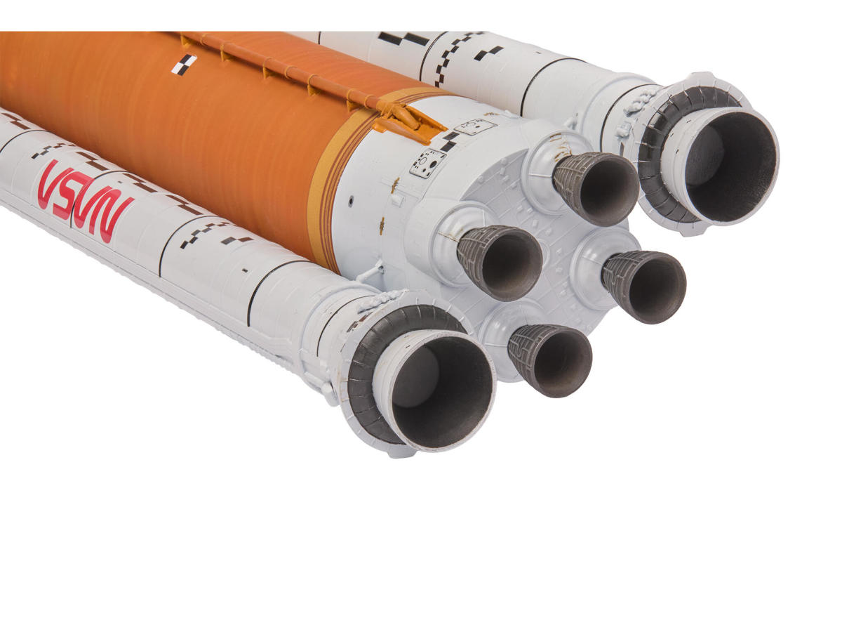 1:144-NASA Artemis Space Launch System