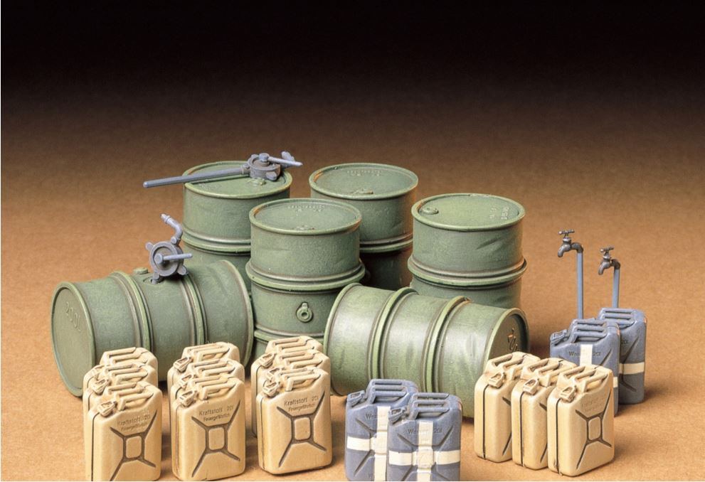 1:35 Diorama-Set Dt. Fässer & Kanister