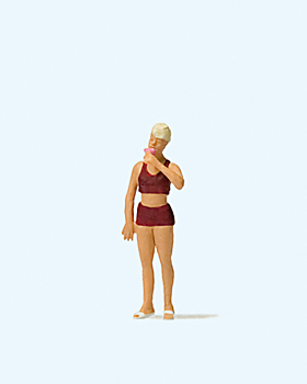 Frau mit Eis