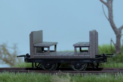 H0e-2 kleine Sitzbankwagen für die Loren