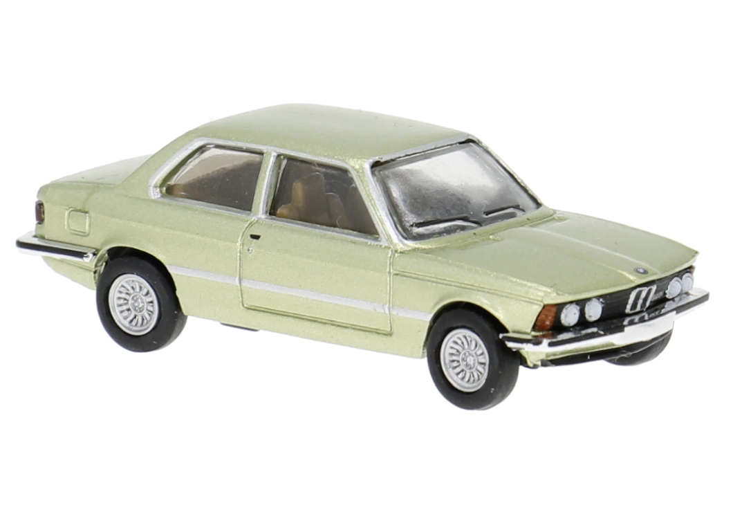BMW 325i in hellgrün-metallic, 1975