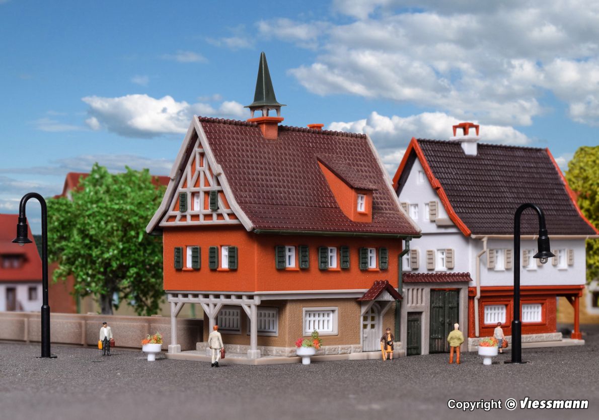 Z-Pfarrhaus mit Hoftor