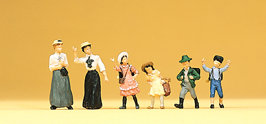 Frauen und Kinder. Um 1900
