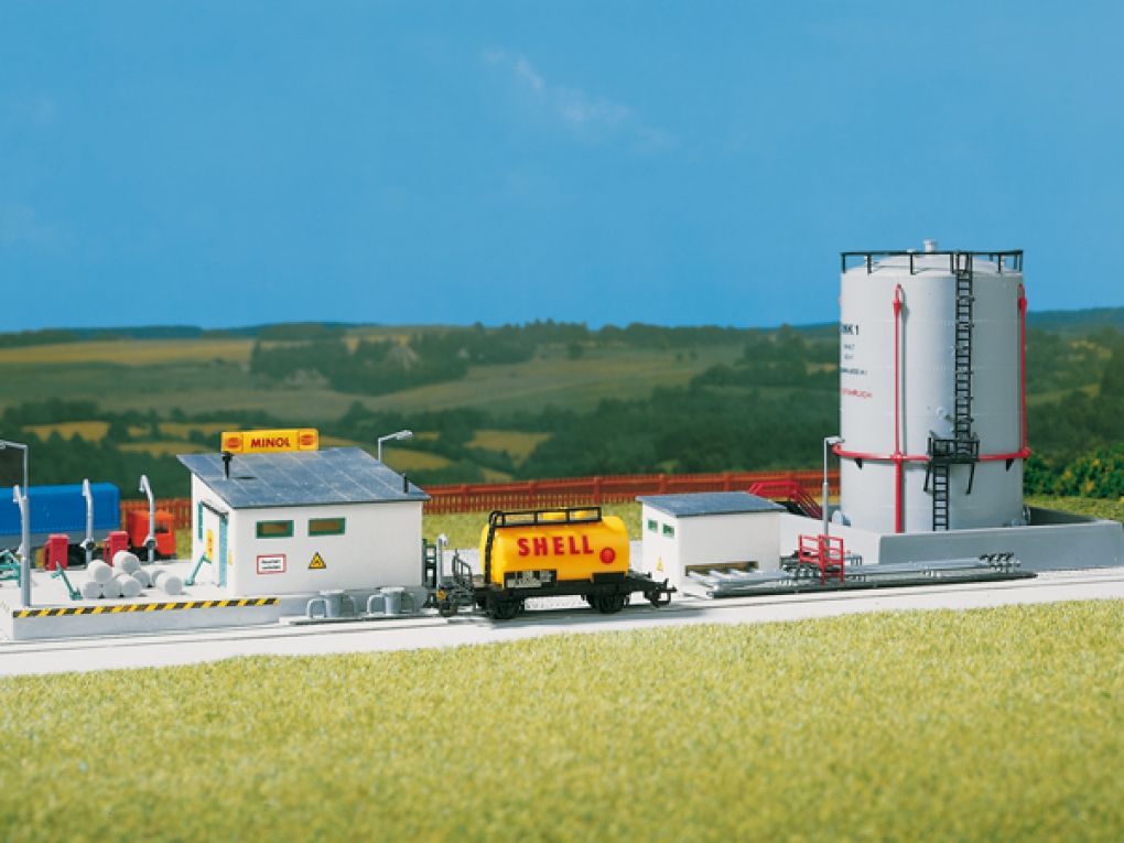 H0/TT-Kleines Tanklager mit Hochtank