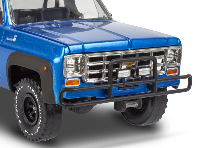 1:28-1978 Chevy 4x4 Pickup with Go-kart