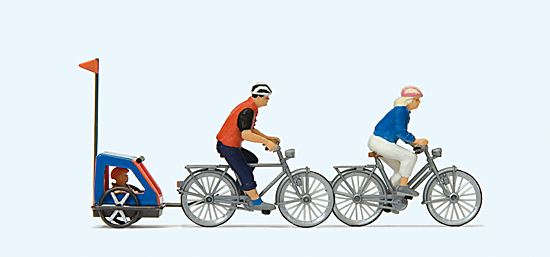 Familie auf Radtour