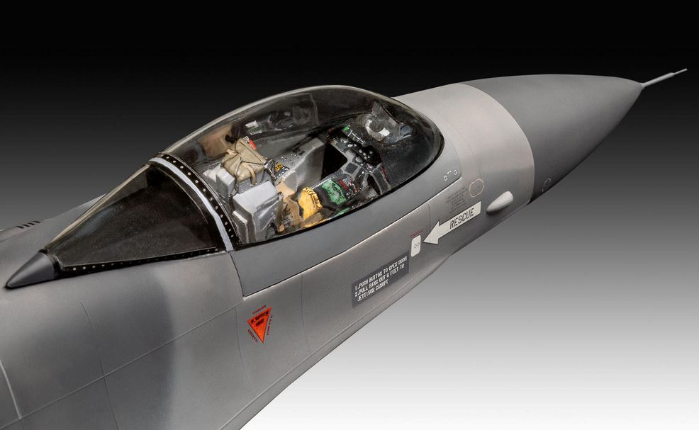 1:32-F-16 Falcon 50th Anniversary