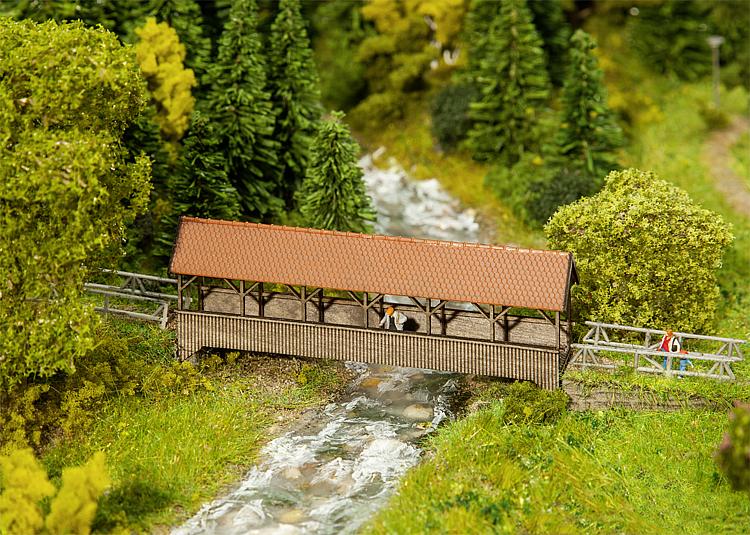 N-Überdachte Fußgängerbrücke, Lasercut