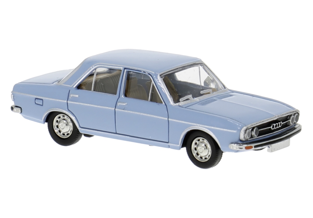 Audi 100 (C1) in hellblau, 1969