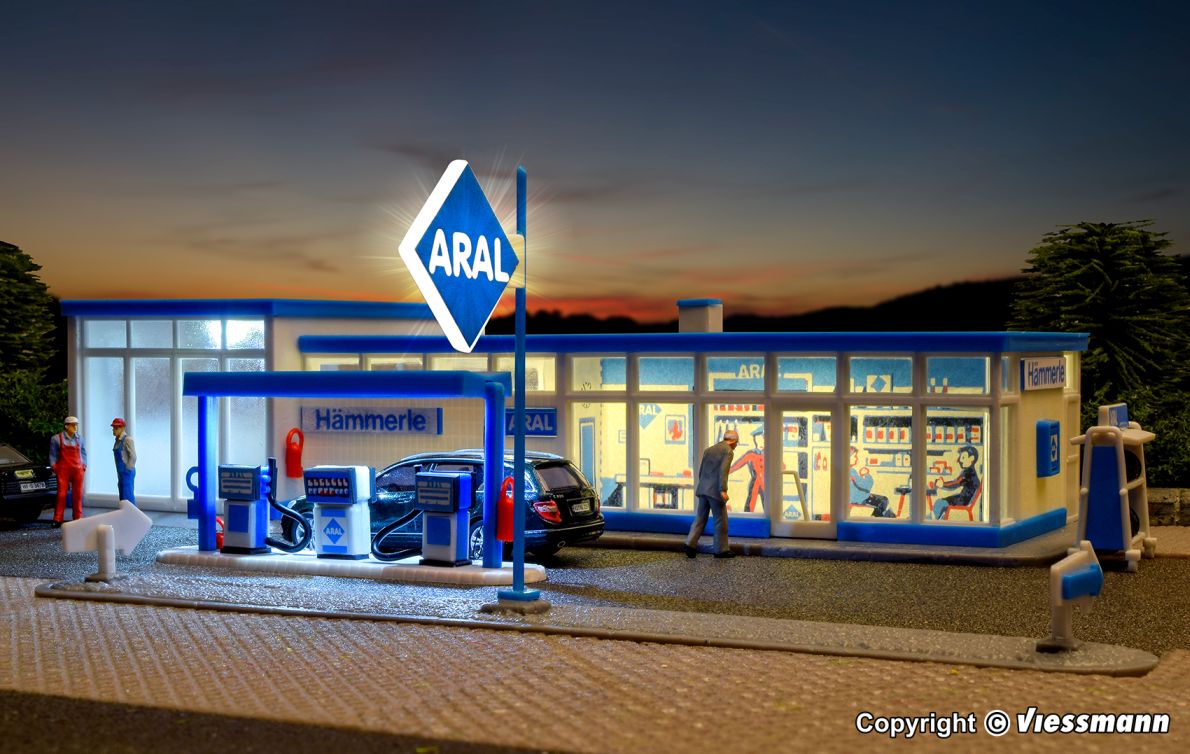 H0-ARAL Tankstelle mit LED-Beleuchtung