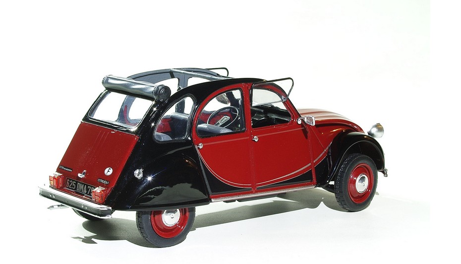 1:24-Citroen 2CV Charleston