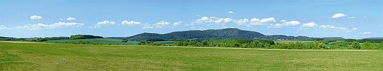 Modellhintergrund Sommer i.Mittelgebirge
