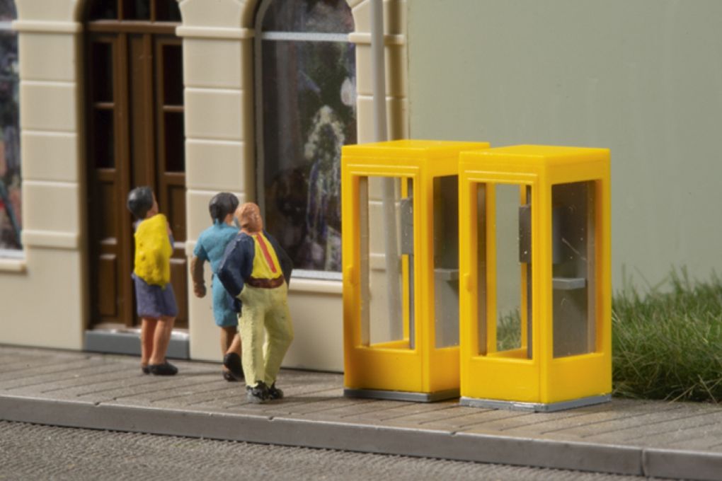 N-Telefonzellen und Briefkästen