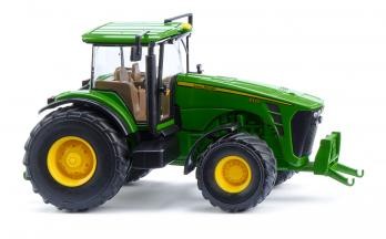 John Deere 8330