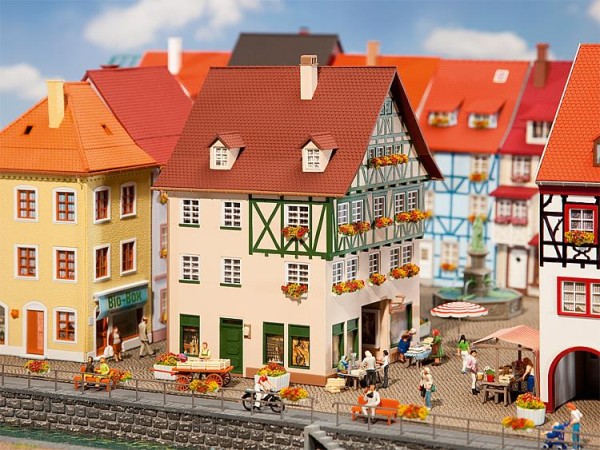 H0-Stadthaus mit Passage