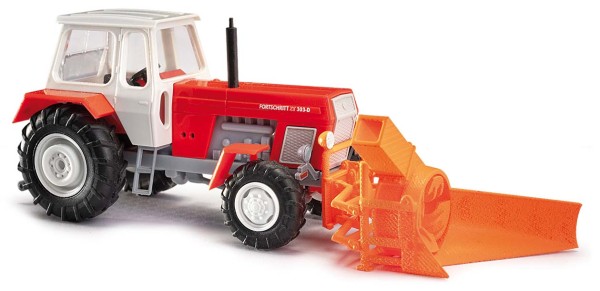 Traktor ZT 303 mit Schneefräse