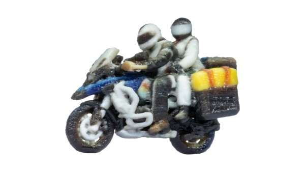 Tourenmotorrad mit Sozia und Fahrer