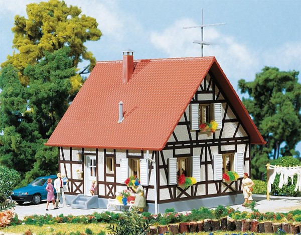 H0-Einfamilienhaus mit Fachwerk
