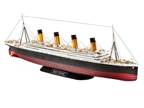 1:700-R.M.S. Titanic