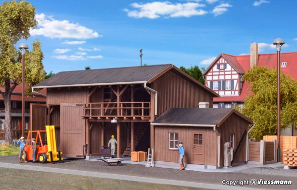 H0-Geräteschuppen mit Gabelstapler