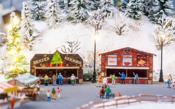 N-2 Weihnachtsmarktbuden