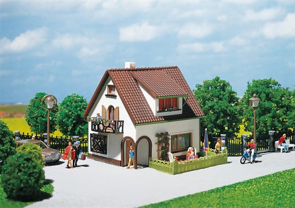 H0-Haus mit Dachgaupe
