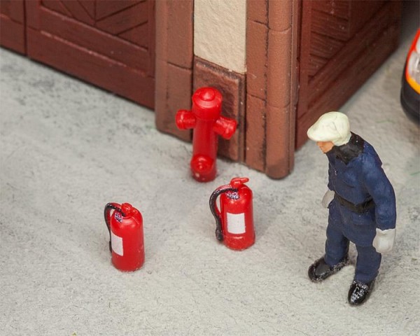 H0-6 Feuerlöscher und 2 Hydrante