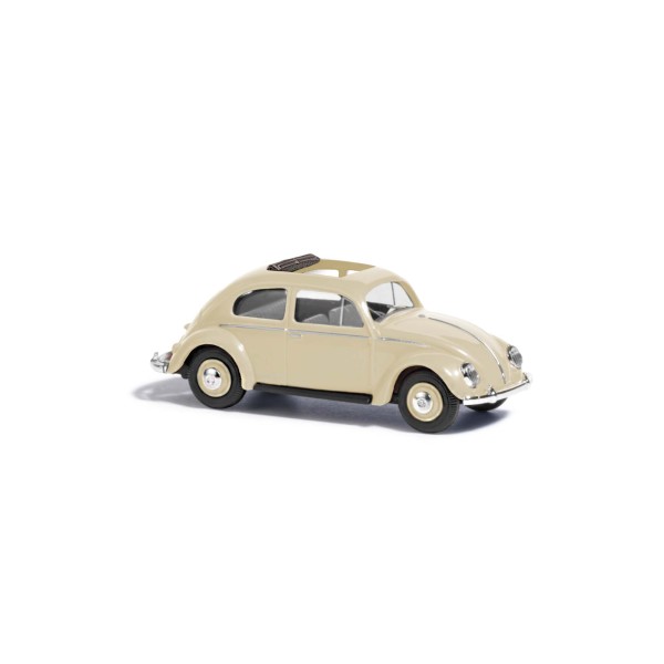 VW Käfer mit Stoffdach offen, beige