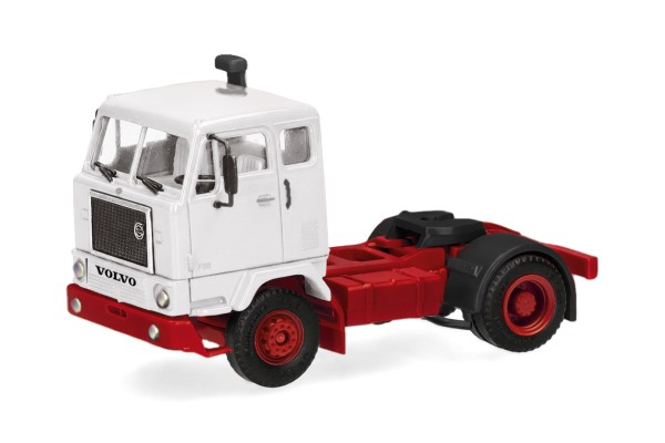 Volvo F88 Zugmaschine 2a weiß