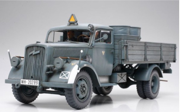 1:35 WWII Dt. Transport LKW 3to (2)