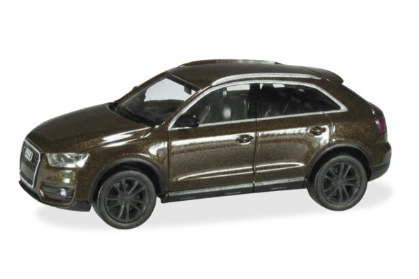 Audi Q3 districtgrün