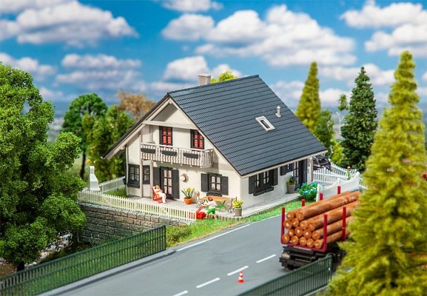 H0-Saniertes Einfamilienhaus