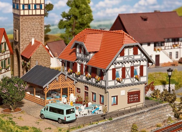 H0-Gasthaus Sonne mit Laube