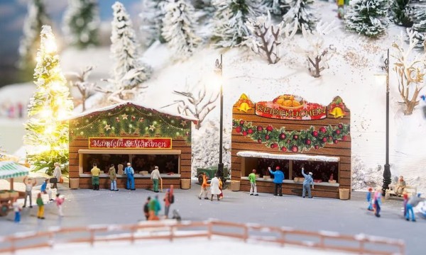 N-2 Weihnachtsmarktbuden