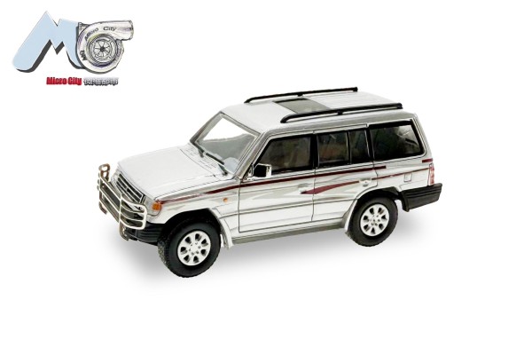 Mitsubishi Pajero, silber