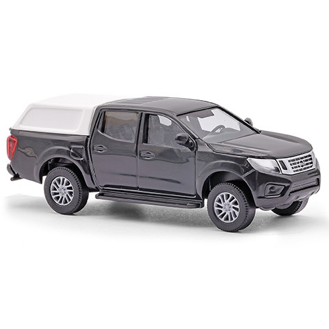 Nissan Navara, Black&White