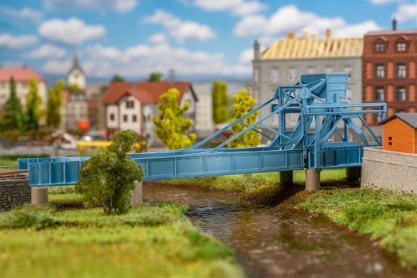 Klappbrücke mit Antrieb