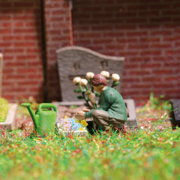 Action-Set: Grabpflege