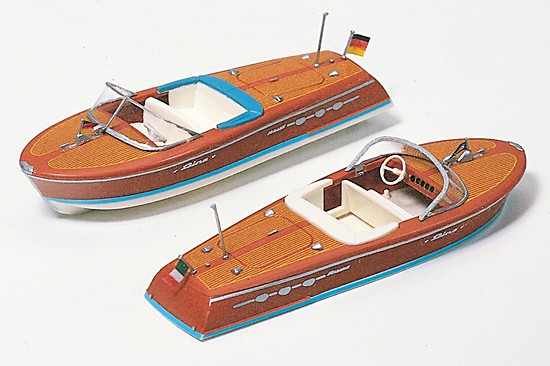 Zwei Motorboote. Bausatz