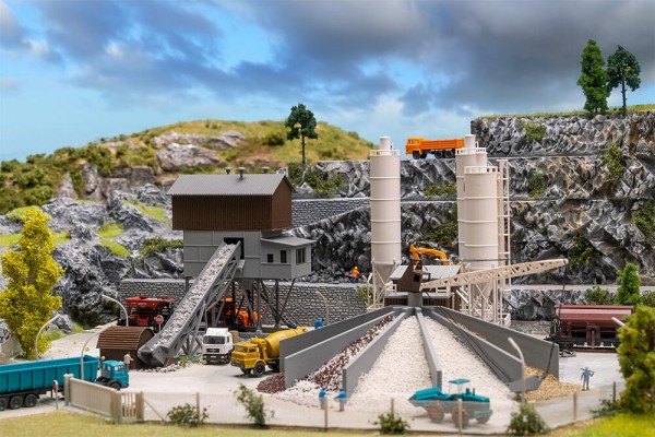 N-Betonmischwerk mit Kies-Verla