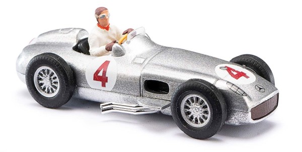 MB Silberpfeil mit Fahrer J. M. Fangio