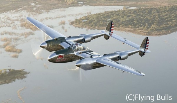 1:48-Geschenkset Flying Bulls P-38