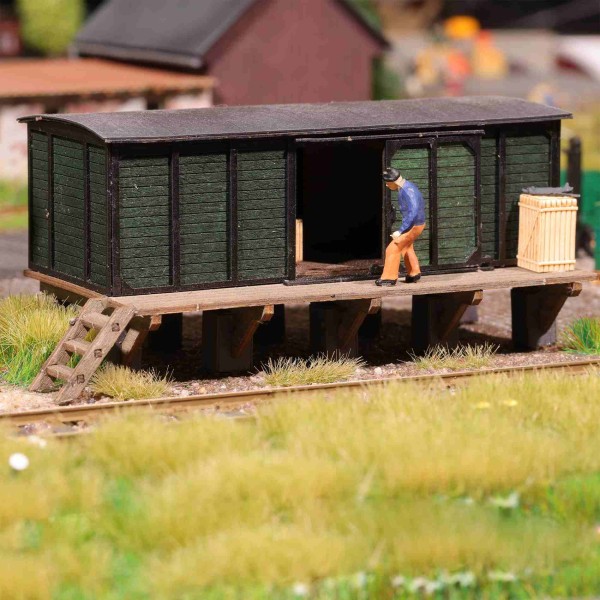 Behelfsschuppen / Rampe