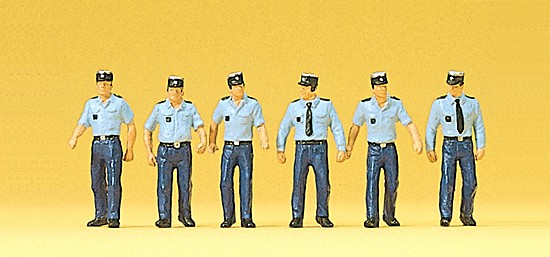 Polizisten in Sommeruniform